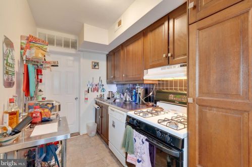 1258 Meigs Pl, Washington DC 20002-2426 exterior