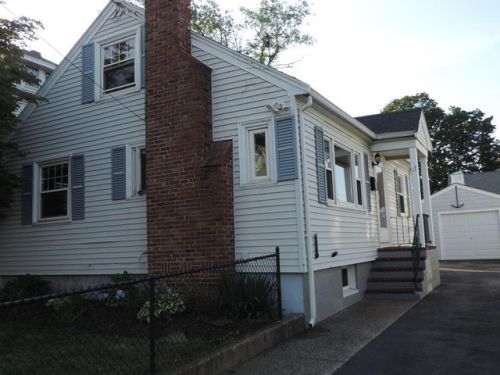 17 Hollis Ave, Quincy, MA 02171-2325