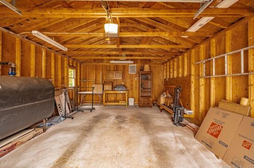 17 Arthur Ave, Enfield CT 06082-2502 exterior