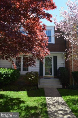 7008 Alicent Pl, Mc Lean VA  22101-4331 exterior