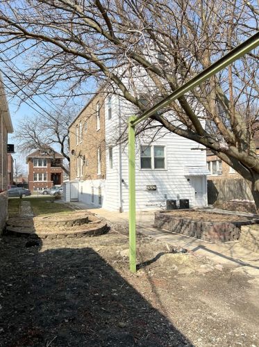 4447 Troy St, Chicago IL 60655-2317 exterior