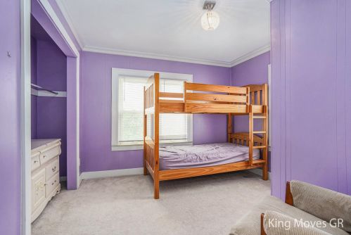 1359 Valley Ave, Grand Rapids MI 49504-2949 exterior