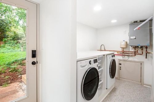 3904 Gladney Dr, Atlanta GA  30340-4618 exterior