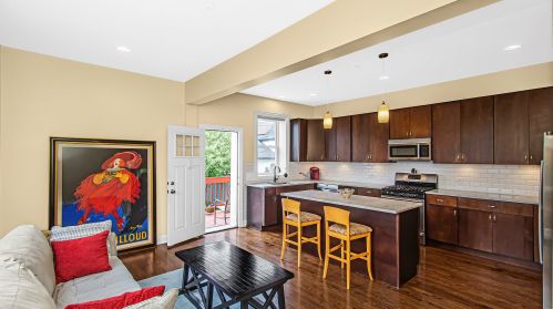 3935 Drake Ave, Chicago IL 60618-2219 exterior