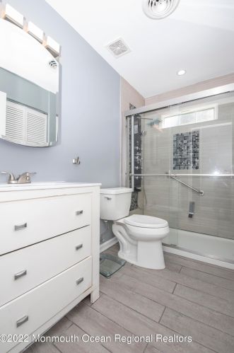 1 Gladstone Ave, Lakehurst NJ 08759-6626 exterior