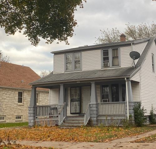 1809 Fairmount Ave, Milwaukee, WI 53209-5720
