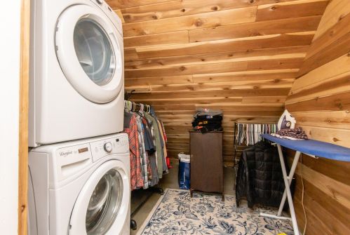 2905 Hackett Ave, Milwaukee WI 53211-3442 exterior