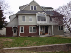 22 Chamberlain Rd, Newton, MA 02458-2405