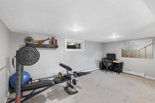 39 Eckert St, Huntington Station NY 11746-3816 exterior