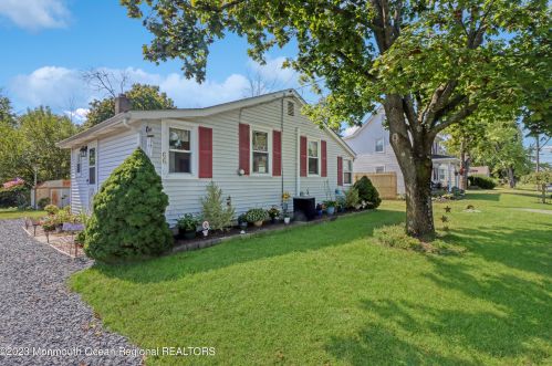 66 Jacobstown Rd, Plumsted Township, NJ 08533-1004