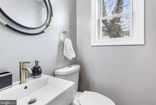 2257 16th St, Washington DC  20020-4301 exterior