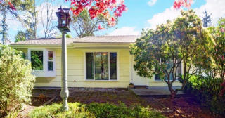 13710 30th Ave, Seattle WA  98125-3510 exterior