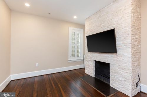 3137 O St, Washington DC 20020-3620 exterior