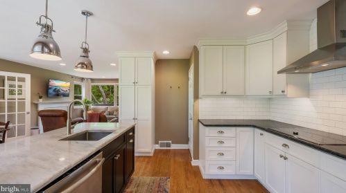 26 Penn Charter Dr, Media PA 19063-4618 exterior