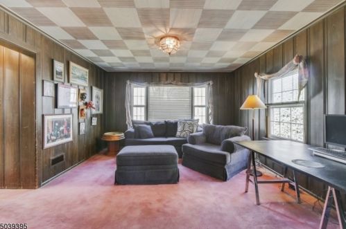 17 Essex Rd, Maplewood NJ 07040-2338 exterior