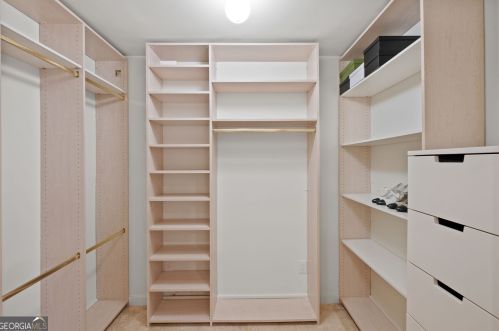 30 Chevaux Ct, Atlanta GA  30342-1944 exterior