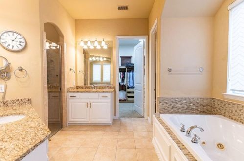 2775 Enclave Dr, Frisco TX 75034-0742 exterior