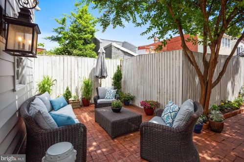 121 6 St, Washington DC 20002-2215 exterior