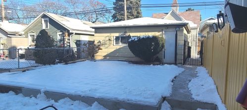 4137 Bernard St, Chicago, IL 60618-2205