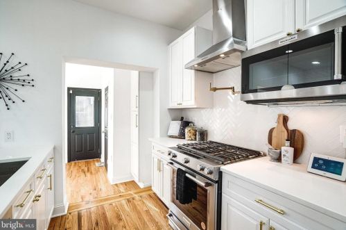 1727 16th St, Washington DC  20020-5661 exterior