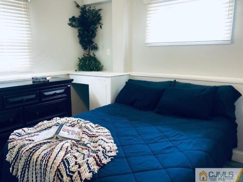 6 Kim Ct, Old Bridge NJ 08857-3405 exterior