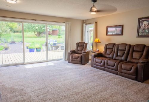 218 Blackman Ave, Duluth MN 55811-5231 exterior