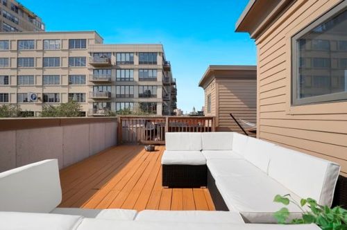 648 Oak St, Chicago IL  60610-7298 exterior