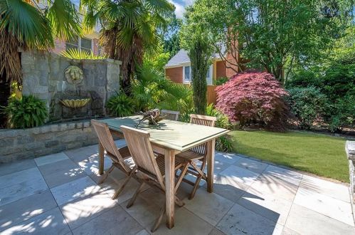 1166 Brookhaven Cir, Atlanta, GA 30319-3111