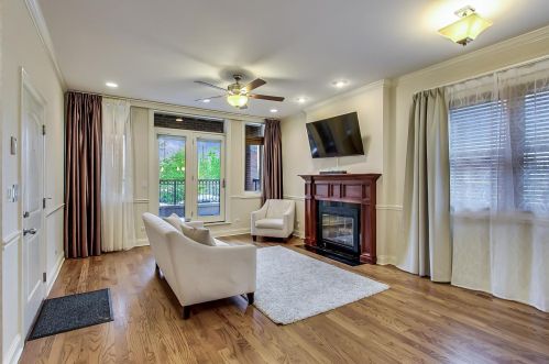 5447 Northwest Hwy, Chicago, IL 60630-1165