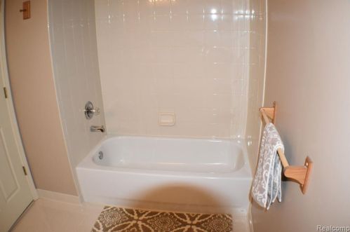 16364 Grandview Dr, Macomb Township MI 48044-4068 exterior