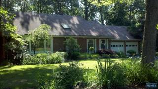 38 Donnybrook Dr, Demarest NJ  07627-1005 exterior