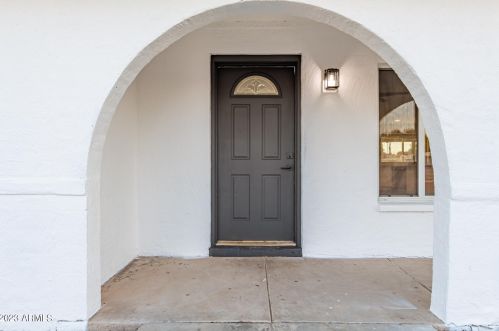 5909 Elm St, Phoenix AZ  85033-1715 exterior