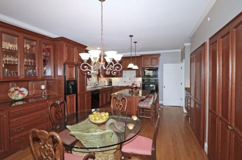 115 Grosvenor Pl, Atlanta GA 30328-4851 exterior