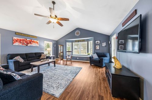 30 Max Ln, Concord NH 03301-8629 exterior