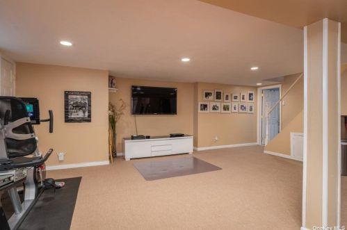 877 Edwards Blvd, Valley Stream NY exterior