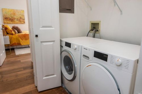 121 Eucalyptus Knl St, Mill Valley CA 94941-2247 exterior