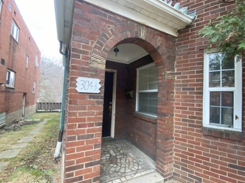 304 Lenox Ave, Pittsburgh PA  15221-4322 exterior