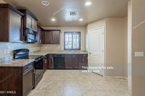 4905 5 Ave, Phoenix AZ 85041-3145 exterior