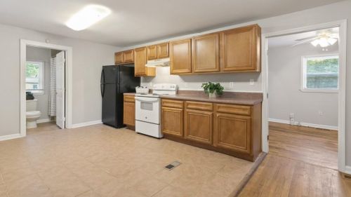 4201 Blanton Ave, Atlanta GA 30331-5809 exterior