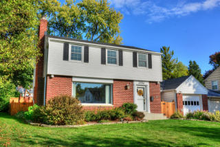 2550 93rd St, Milwaukee, WI 53226-1764