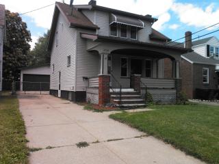 3728 140th St, Cleveland OH  44120-4560 exterior