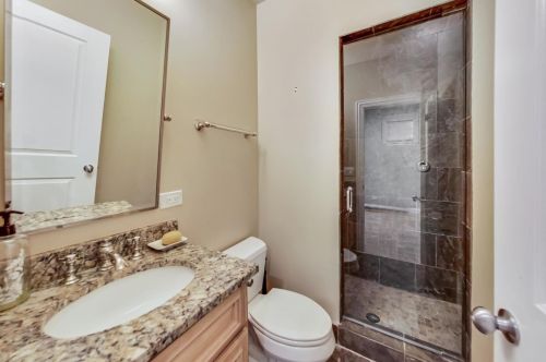 5056 Claremont Ave, Chicago IL  60625-1810 exterior