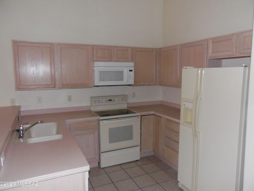 9692 Paseo Del Tornasol, Tucson AZ 85747-5033 exterior