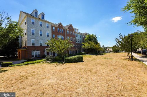 5712 Callcott Way, Alexandria VA  22312-4115 exterior