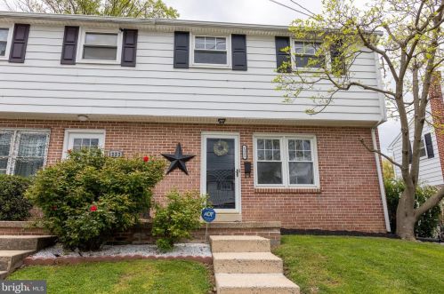 1321 Calvert Ln, Lancaster, PA 17603-6827