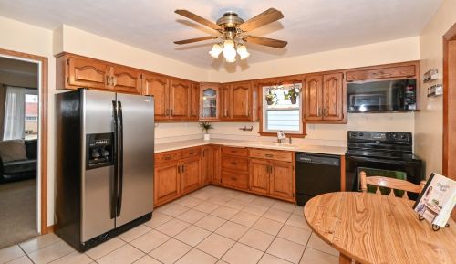 4017 54 St, Milwaukee WI 53220-2613 exterior