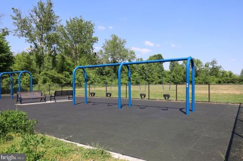 827 Royal St, Alexandria VA  22314-4340 exterior