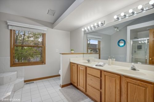 208 Rush St, Itasca IL 60143-1845 exterior