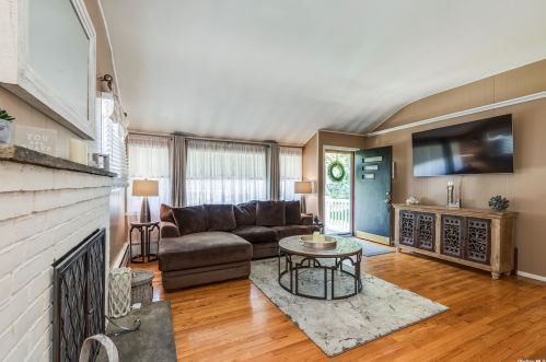 36 Murdock St, Huntington Station NY  11746-4347 exterior