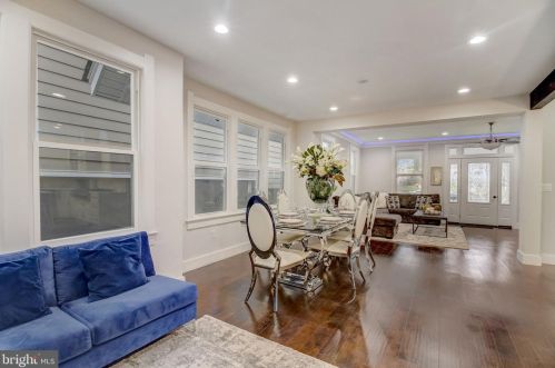 2911 17th St, Washington DC  20018-1825 exterior